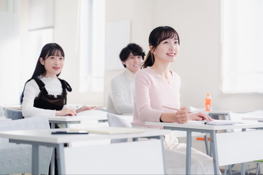 授業を受けている子どもたち